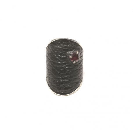 Bague cuir noir pierre rouge_kobja_bijoux_strasbourg_france_boutique
