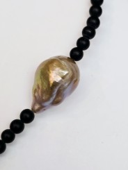 Collier Adan Agate noire. perle d'eau douce. perle de Tahiti. Perle or TFW2427 Catherine Michiels Boutique Strasbourg