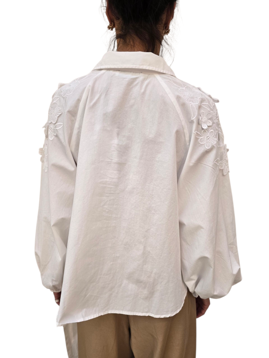 CHEMISE BLANCHE FLEURS BRODEES 3D JOELLA J2WH Essentiel Antwerp createur mode fashion strasbourg