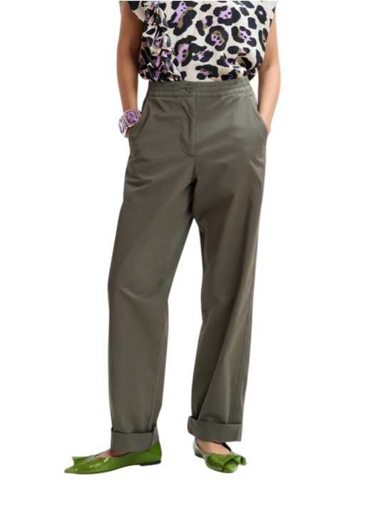 PANTALON TOILE SOUPLE TAILLE ELASTIQUE KAKI JARNE OM24 ESSENTIEL ANTWERP FEMME boutique Strasbourg face