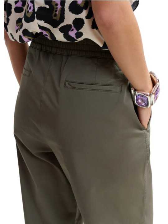 PANTALON TOILE SOUPLE TAILLE ELASTIQUE KAKI JARNE OM24 ESSENTIEL ANTWERP FEMME boutique Strasbourg zoom