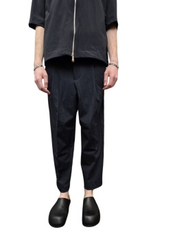 PANTALON PLIS LARGE COURT NOIR CHARBON U7116J G5675 80 UNGARO HOMME vêtement fashion Strasbourg boutique front