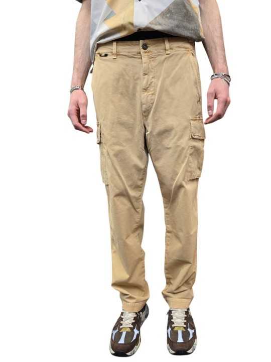 Cargo Chile M74 de couleur beige motif méduse brodée collection Mason's CBE073 249 Homme mode concept store Strasbourg face