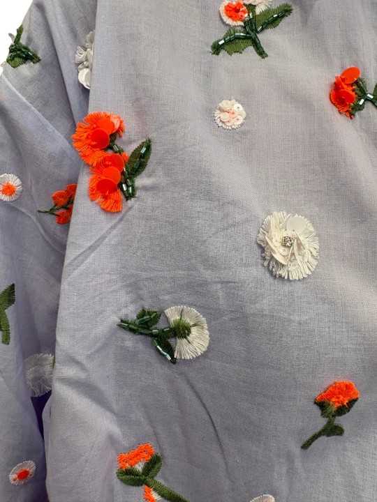 Robe chemise midi ciel broderies fleurs orange vert Jamanna J3NB Essentiel Antwerp concept store détails