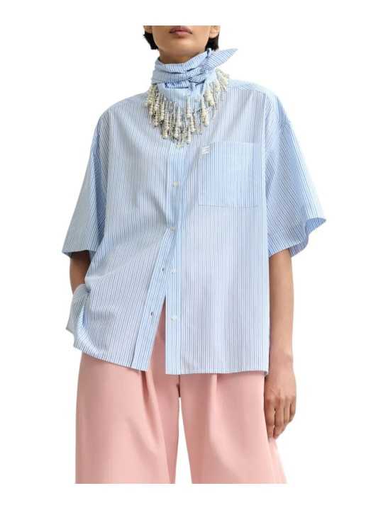 CHEMISE RAYEE BLANC BLEUE DETAIL BRODE ET FOULARD BIJOUX JASLEEN J1OW ESSENTIEL ANTWERP FEMME face