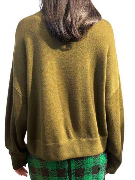 PULL KAKI COL ROND FOULARD VERT CIEL BROCHE AMO KURTIS KM26 Strasbourg Fashion dos