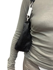 SAC MINI CUIR SOUPLE NOIR DISCO JEMINI BAG RA02F 0920 LBE 09 RICK OWENS FEMME porté 3