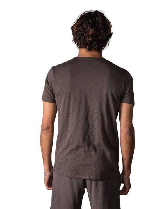 T-shirt Milo flammé moka café col v coton Pima Anonym Homme vêtement mode cool boutique Strasbourg shop store dos