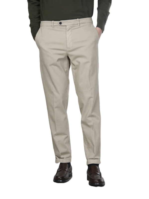 Chino Paris Style toile douce sable coton laine stretch MBE330 594 Mason's Homme boutique vêtement mode store shop front