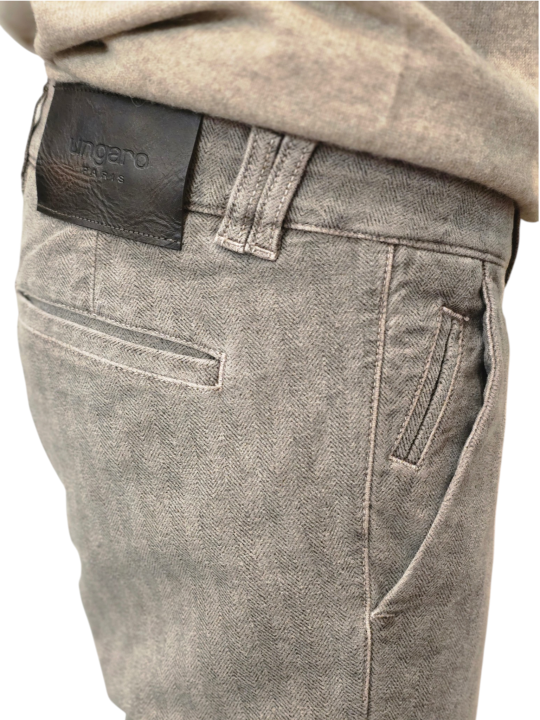 Pantalon slim toile chevron velours rasé camel Ungaro Homme U7010WA P5198 16 boutique Strasbourg vêtement mode store zoom
